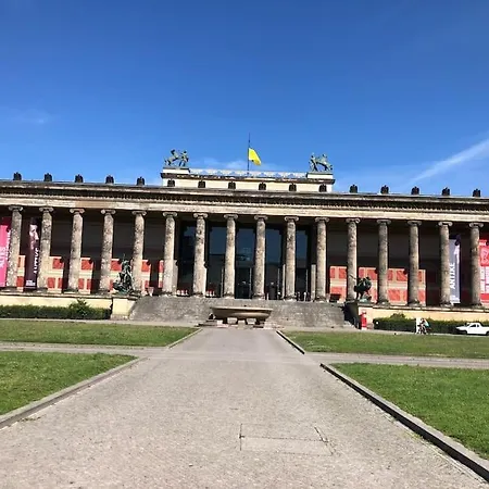 Apartment Berliner Altbaubauwohnung In Mitte Berlin