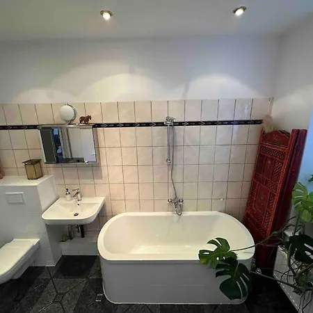 Apartment Berliner Altbaubauwohnung In Mitte